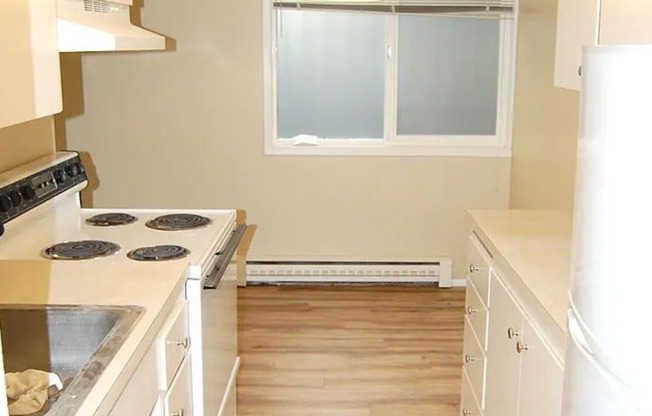 424 Summit Ave E Apartments