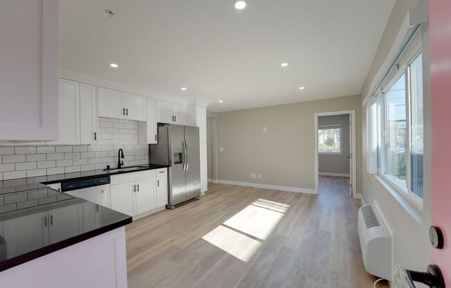 3 beds, 3 baths, 1,070 sqft, $4,095, Unit 101