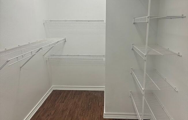 1 bed, 1 bath, $1,195, Unit Unit 421