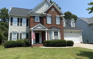 Spacious 4 Bedroom Home in North Charlotte