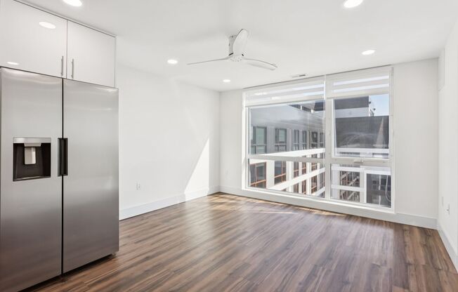 2 beds, 2 baths, 842 sqft, $2,300, Unit 524