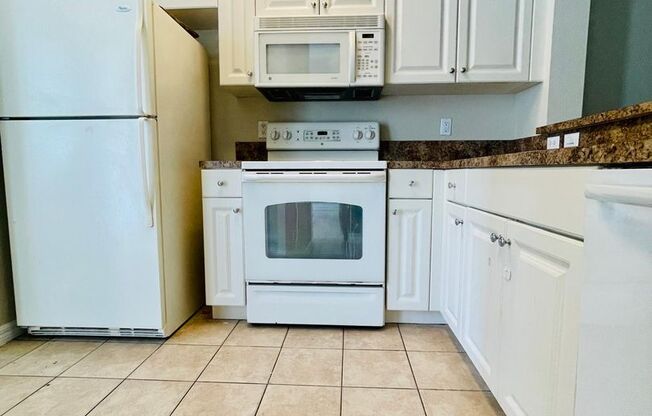 Spacious 2BR/2.5BA Townhouse in Sonoma Bay