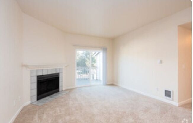 2 beds, 1 bath, 860 sqft, $2,195, Unit C308