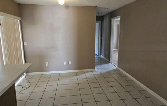 NICE!   LARGE 4 BEDROOM / 2 BATH / 2 CAR GARAGE (KISSIMMEE - SOUTH)