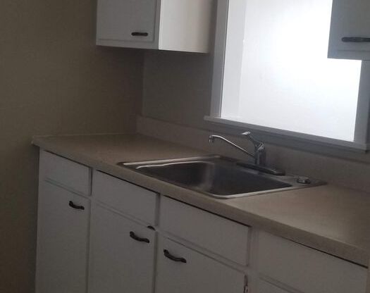 1 bed, 1 bath, 500 sqft, $715, Unit 201