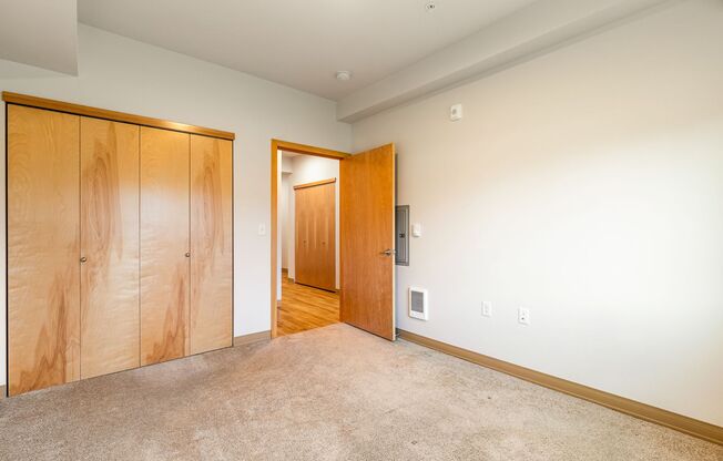 2 beds, 2 baths, 998 sqft, $2,100, Unit A102