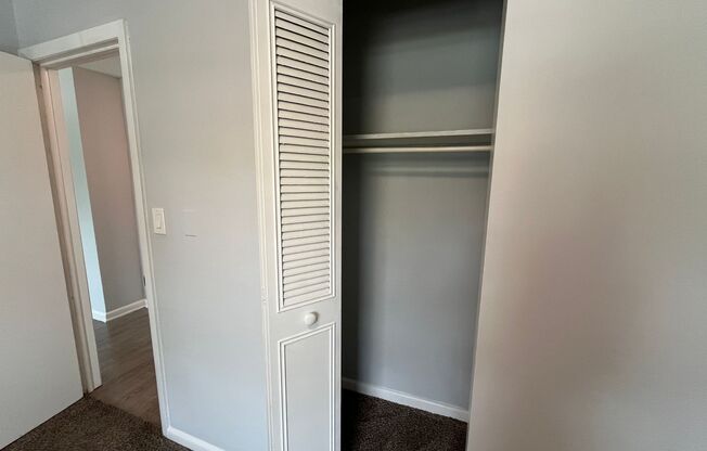 2 beds, 1 bath, 800 sqft, $899, Unit 108