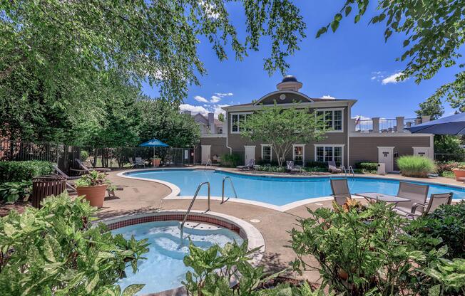 Landscaping at The Ridgeleigh at Van Dorn in Alexandria, VA