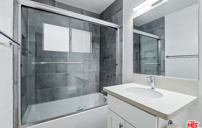 1944 S BEVERLY GLN BLVD