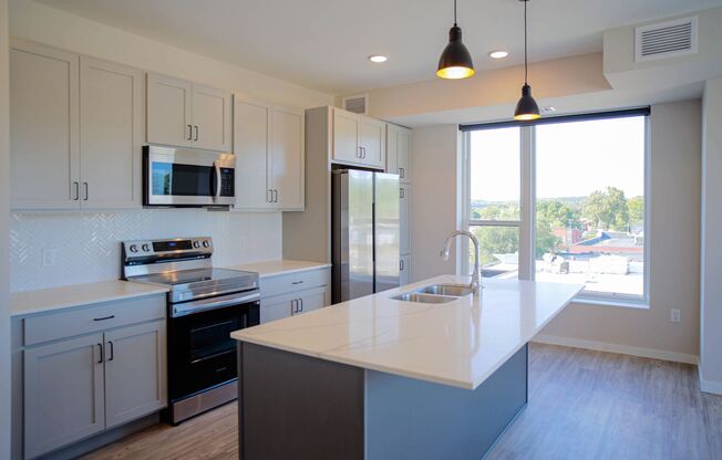 2 beds, 2 baths, 1,108 sqft, $2,350, Unit 505