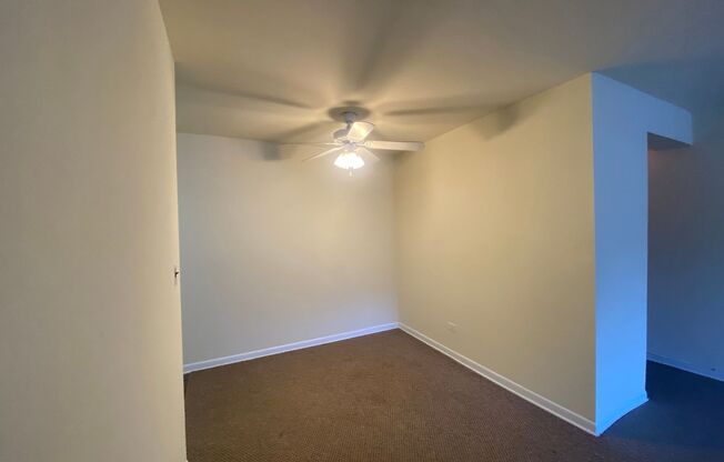 1 bed, 1 bath, 700 sqft, $1,575, Unit 421-#406