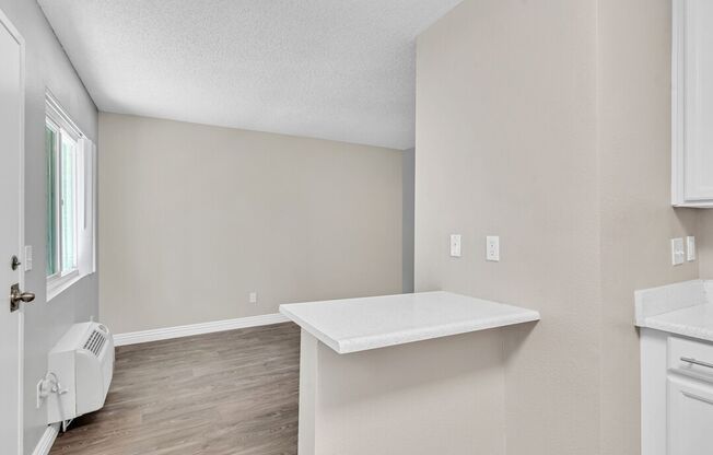 1 bed, 1 bath, 450 sqft, $1,842, Unit Unit 014