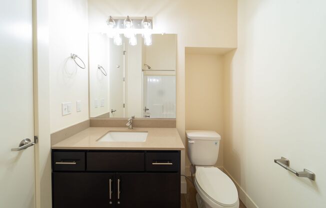 2 beds, 1 bath, 756 sqft, $1,825, Unit 1302