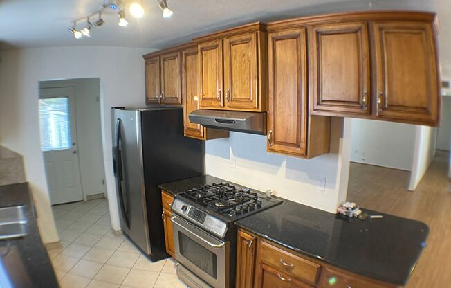 3 beds, 2 baths, $2,600