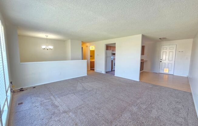 $1,850 - 3 Bed / 2 Bath Bright and Spacious Duplex in Spokane Valley