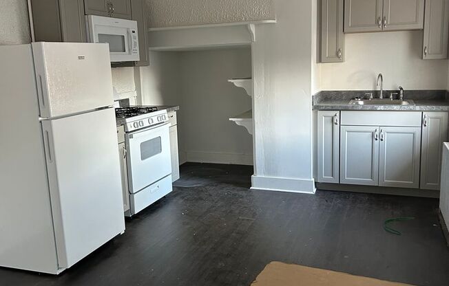 2 beds, 1 bath, $1,125, Unit Unit 1