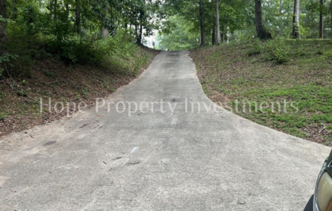 NEWNAN- 370 Widgeon Dr 3 bedroom 2 bath plus basement (See Walk Through Video)