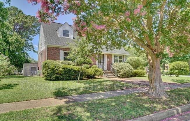 533 ROLAND DR