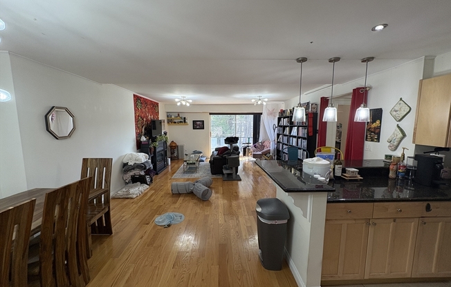 57 BROADLAWN