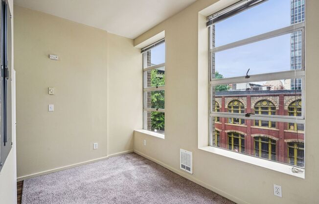 Studio, 1 bath, 252 sqft, $950, Unit 807