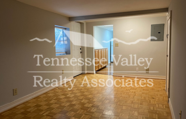 1 br/1 bath close to downtown Knoxville and UT campus!
