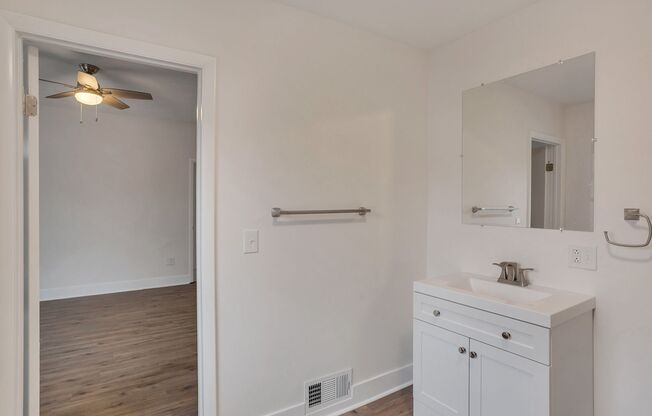 2 beds, 1 bath, $1,925