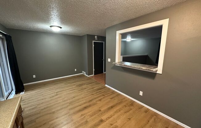 2 beds, 1 bath, 1,000 sqft, $1,050, Unit 248 Grand Blvd.