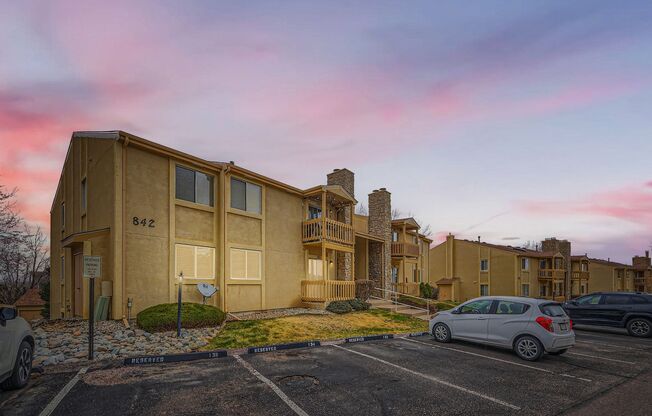 Main level Two Bedroom in Cheyenne Mountain Area