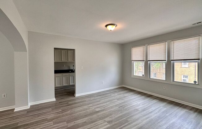 2 beds, 1 bath, 1,000 sqft, $995, Unit 1739 Central Ave - Unit 2F