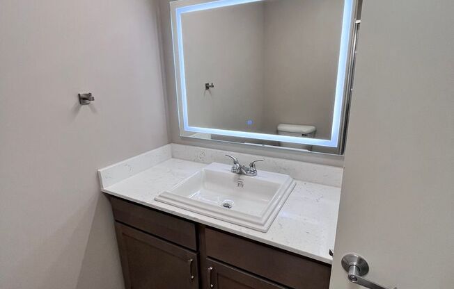 Studio, 1 bath, $995, Unit 01
