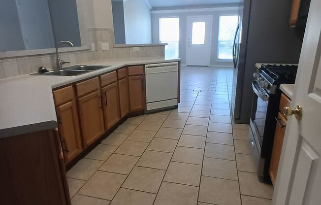 One-Story 3BR Corner Home | Oversized Primary Suite | Detached 2-Car Garage