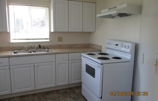 2 beds, 1 bath, $950, Unit SCHE21