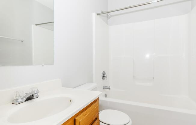 4 beds, 4.5 baths, 2,000 sqft, $1,912