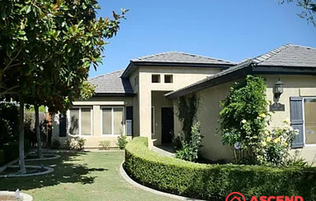 4 Bedroom Home Next To CSUB!