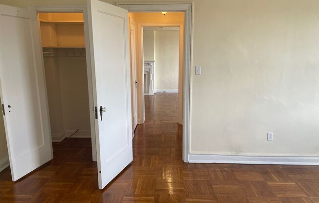 1 bed, 1 bath, 768 sqft, $1,510, Unit Royal York 211