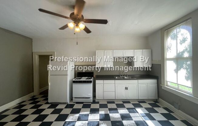 3 beds, 1 bath, 1,380 sqft, $1,225