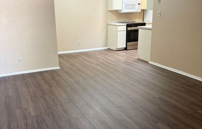 **CHARMING 2 BEDROOM/2 BATHROOM PATIO HOME IN CHANDLER (CHANDLER BLVD & COOPER)**