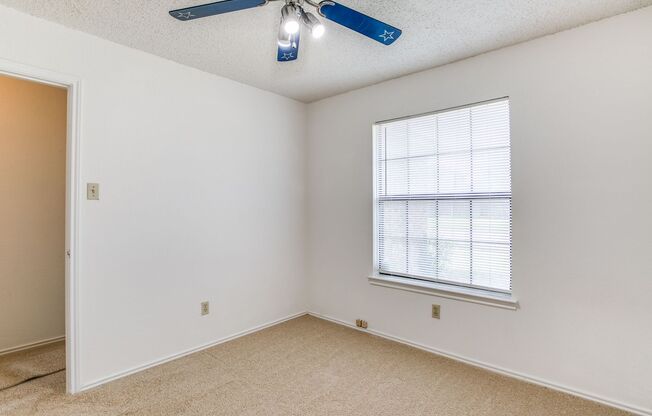 3 Bedroom Duplex in Coppell – Private Backyard & 1-Car Garage!