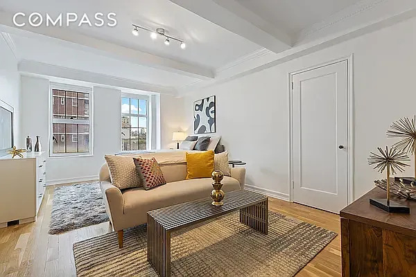 405 W 23 ST