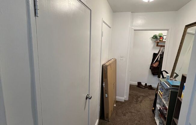 Studio, 1 bath, $995, Unit 14