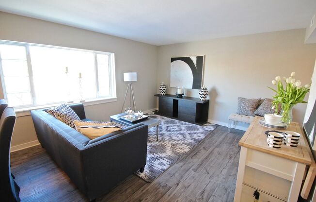 2 beds, 1 bath, 790 sqft, $1,450, Unit 908