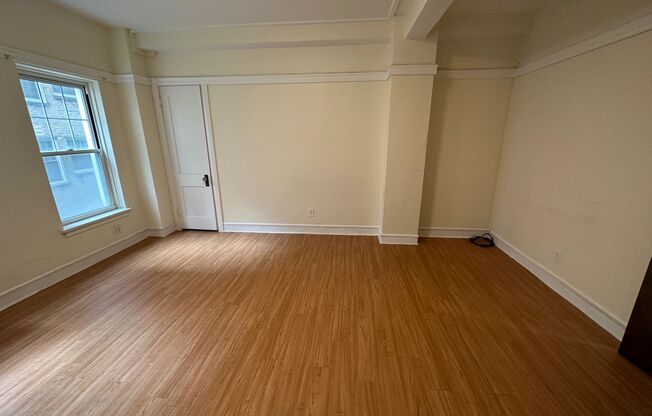 Studio, 1 bath, 332 sqft, $1,200