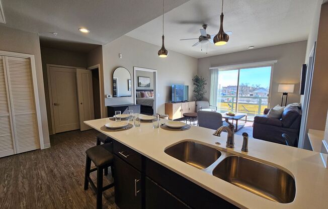 2 beds, 2 baths, 995 sqft, $2,700, Unit 305