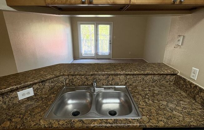 Spacious 1 bedroom/1 bathroom condo at Oasis at Pearl Lake