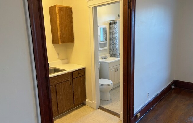 Studio, 1 bath, 400 sqft, $1,550, Unit 32