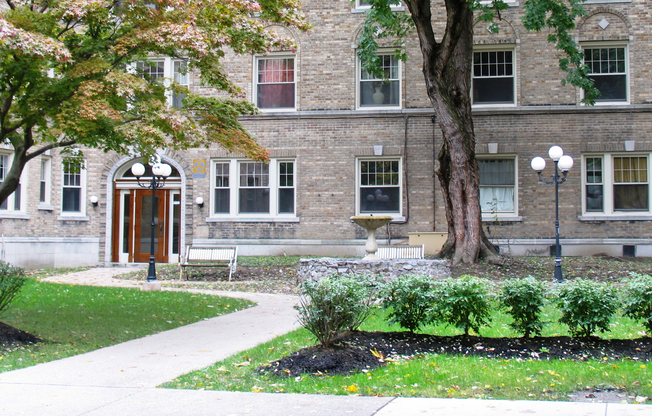 1 bed, 1 bath, 775 sqft, $1,425, Unit Apt. 2E