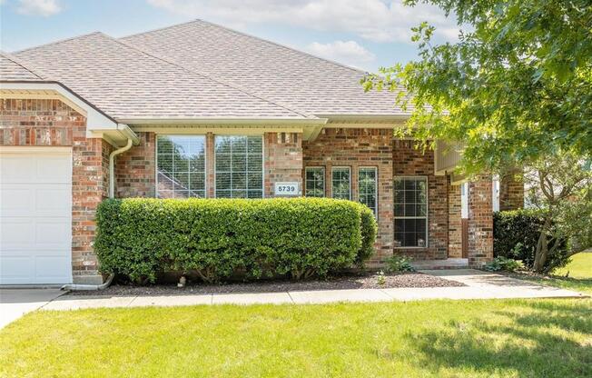 5739 DEREK WAY