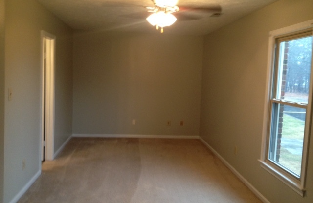 3 beds, 2 baths, $1,700