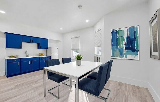 526 W Munson