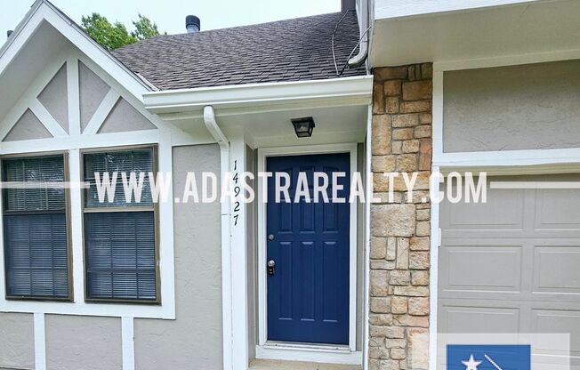 Spacious Duplex in Blue Valley-Available NOW!!